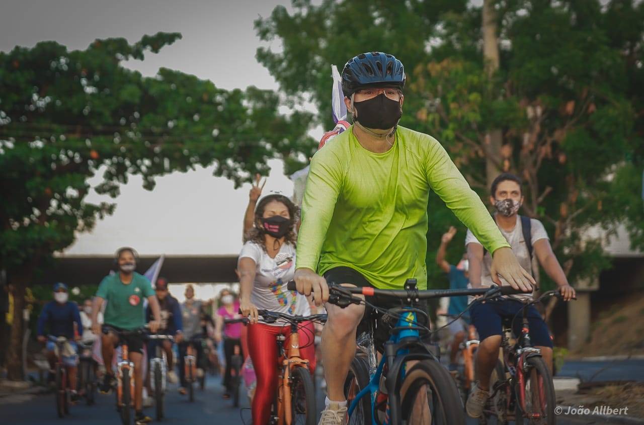 Fábio Novo foi acompanhado por mais de 100 pessoas de bike